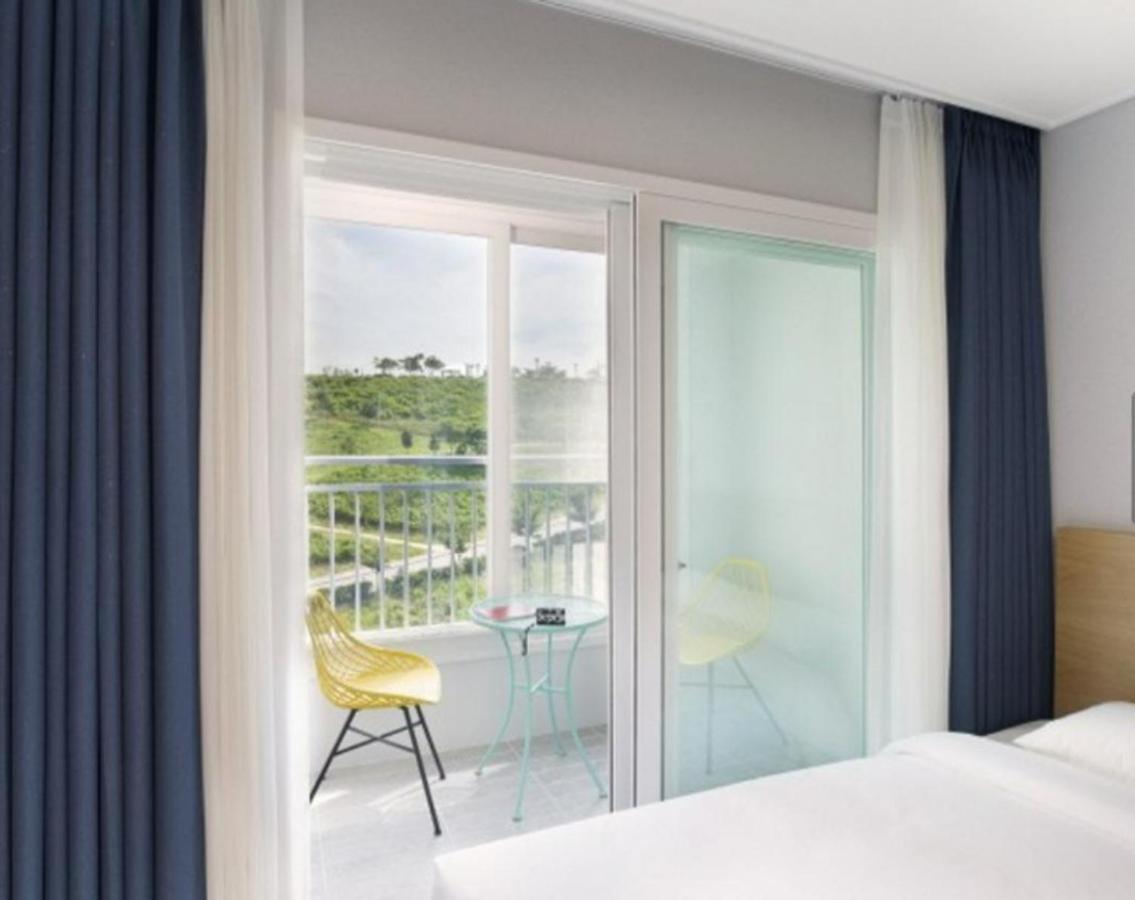 Yeosu Hotel First City ภายนอก รูปภาพ
