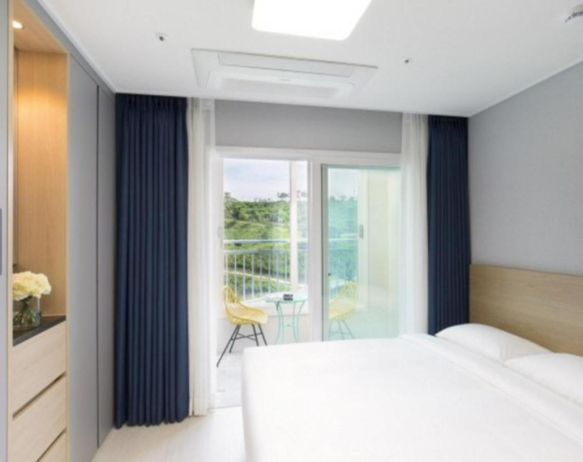 Yeosu Hotel First City ภายนอก รูปภาพ