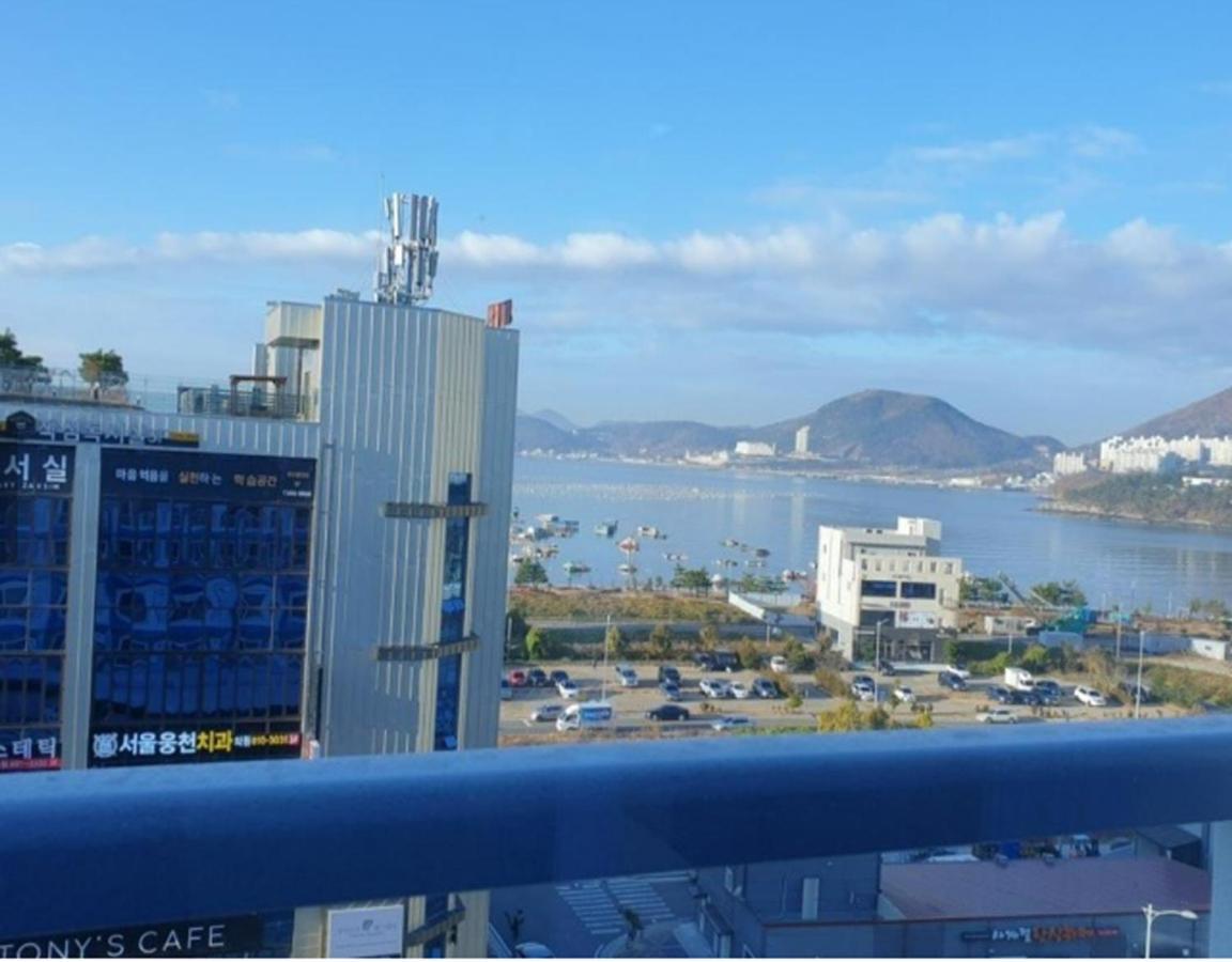 Yeosu Hotel First City ภายนอก รูปภาพ