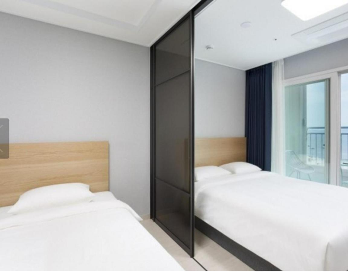 Yeosu Hotel First City ภายนอก รูปภาพ