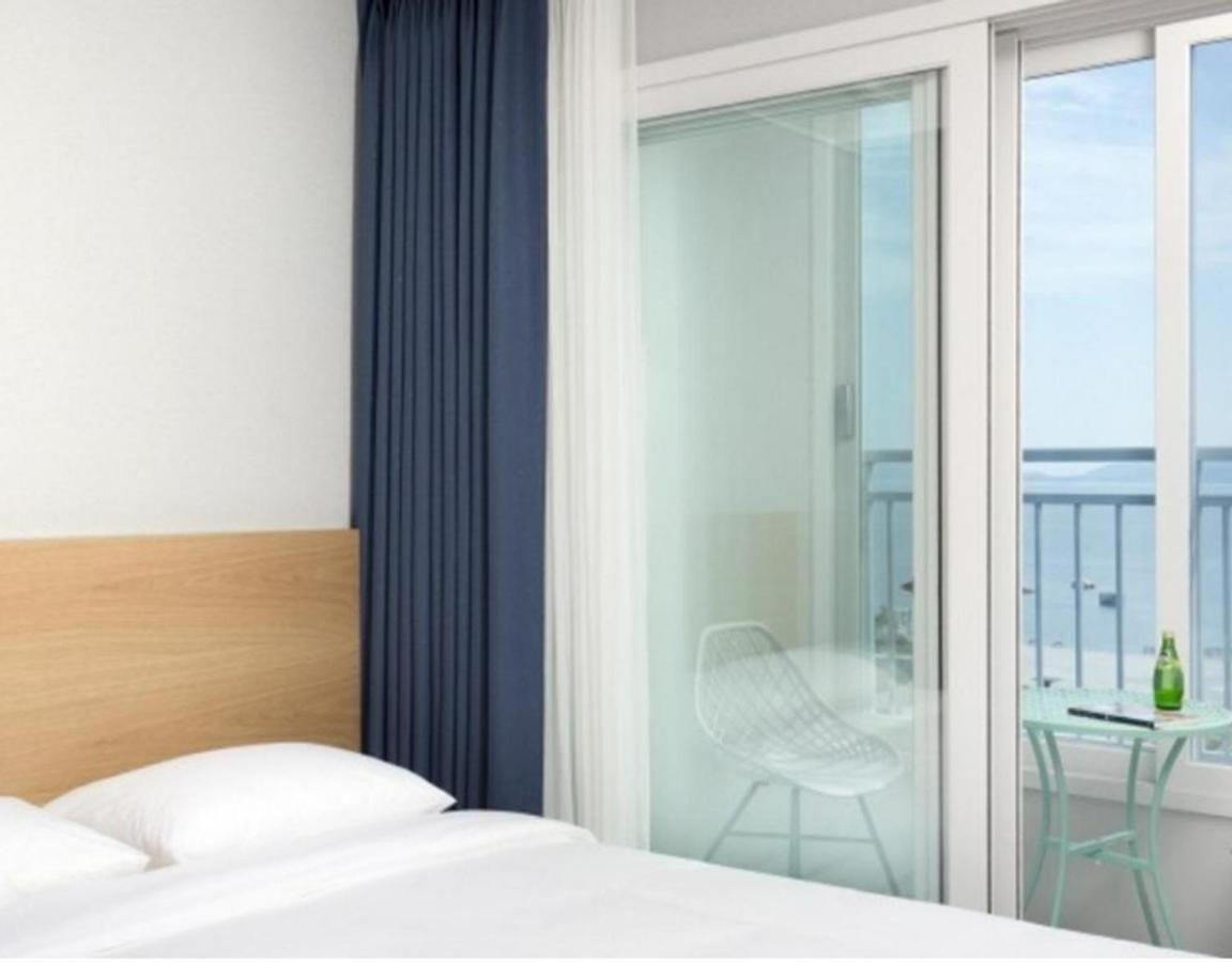 Yeosu Hotel First City ภายนอก รูปภาพ