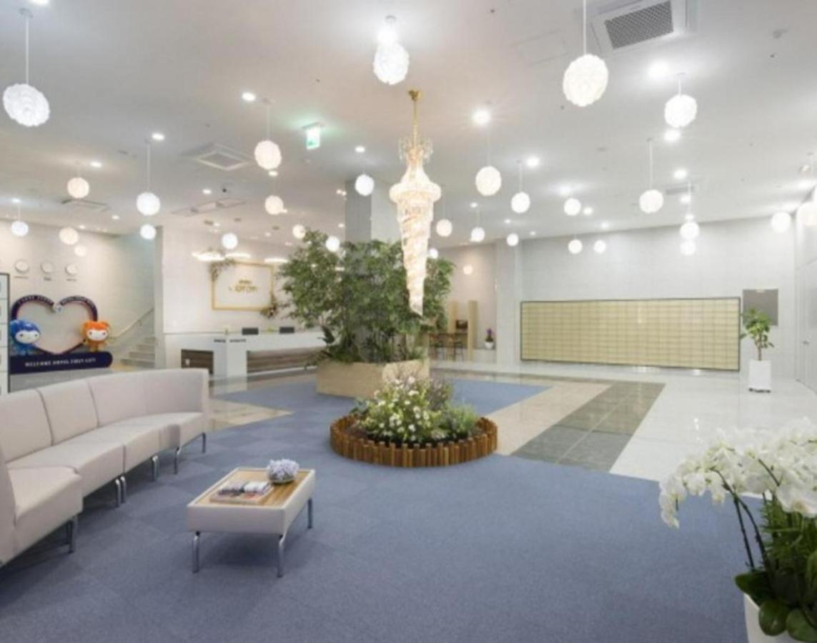 Yeosu Hotel First City ภายนอก รูปภาพ