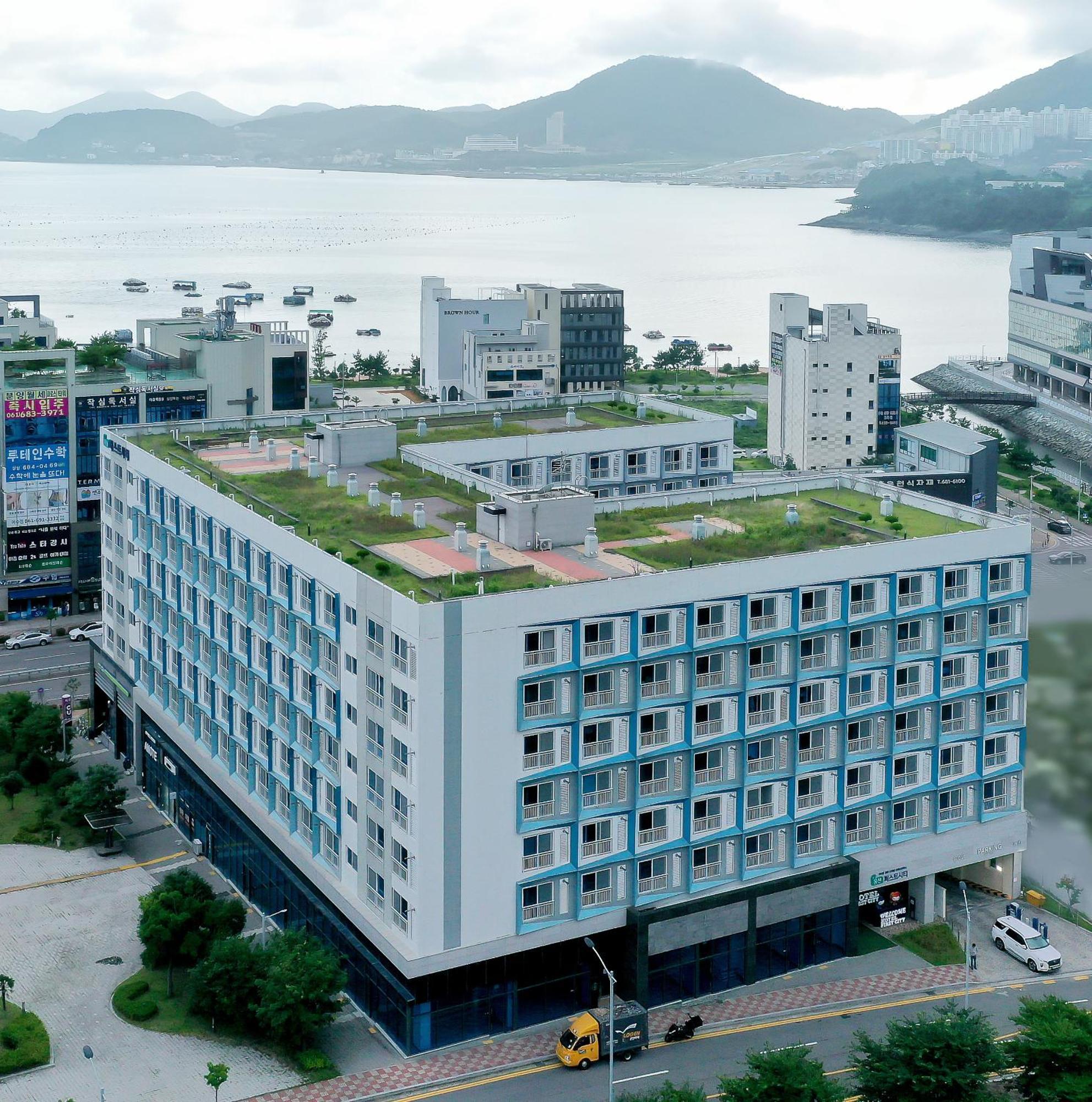Yeosu Hotel First City ภายนอก รูปภาพ