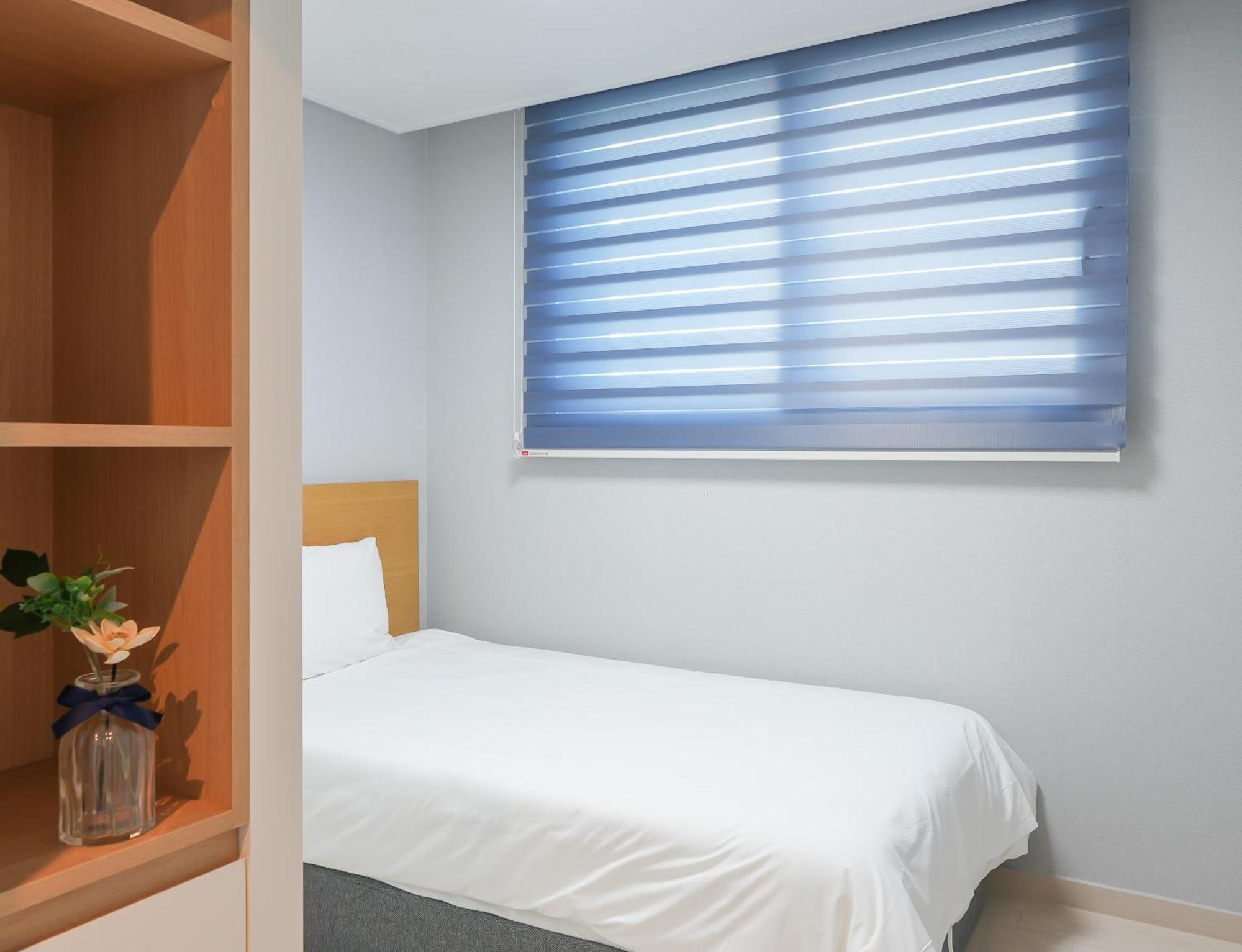 Yeosu Hotel First City ภายนอก รูปภาพ