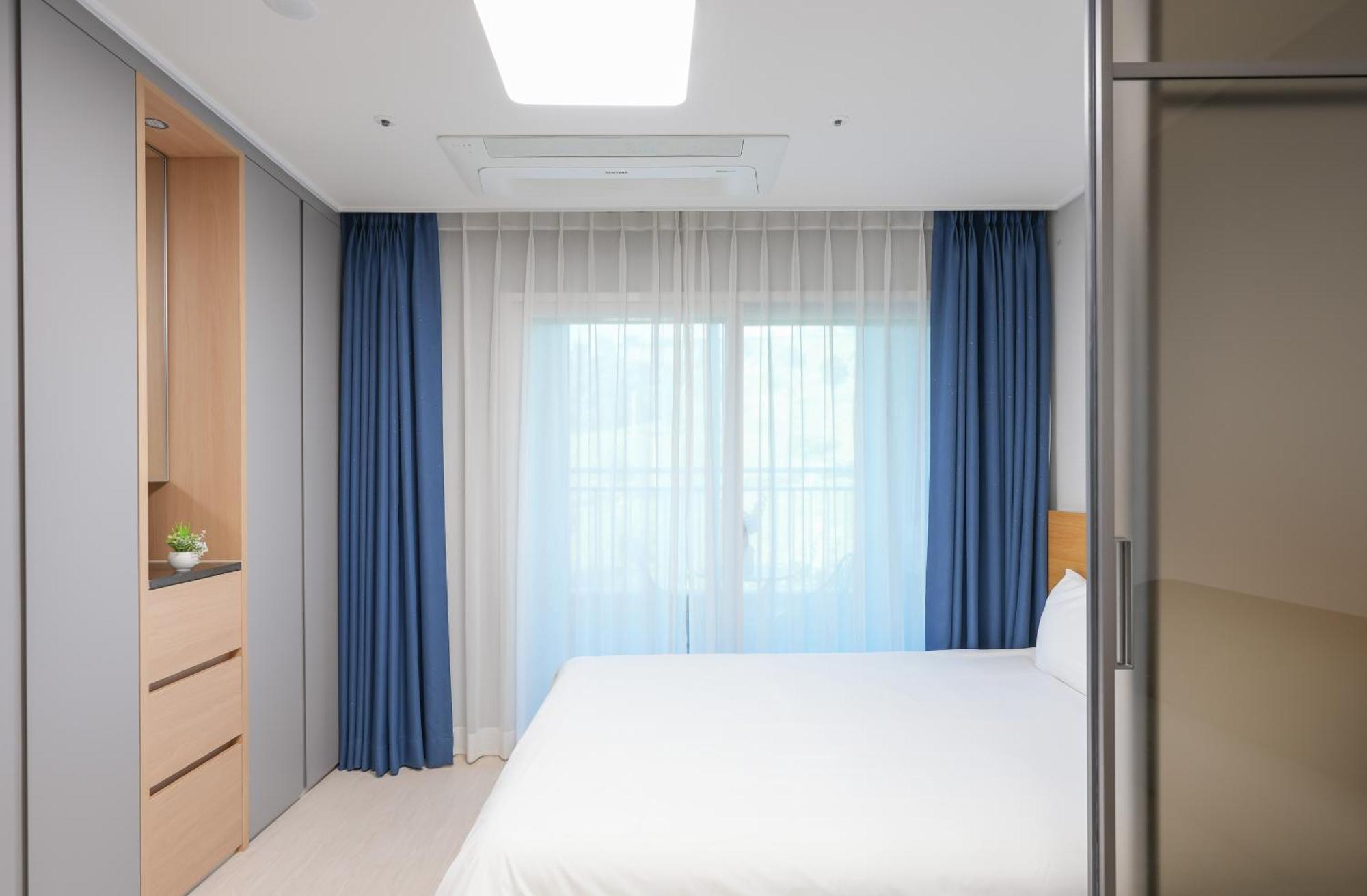 Yeosu Hotel First City ภายนอก รูปภาพ