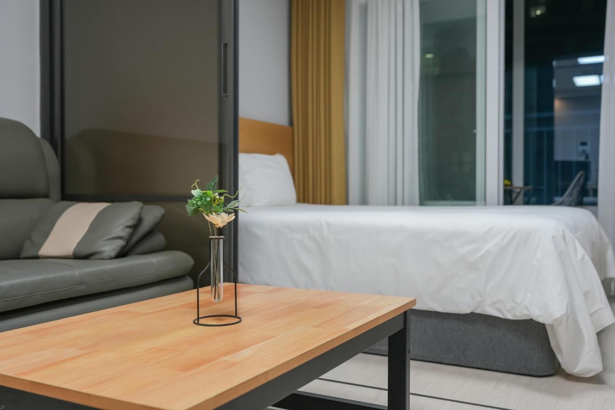 Yeosu Hotel First City ภายนอก รูปภาพ
